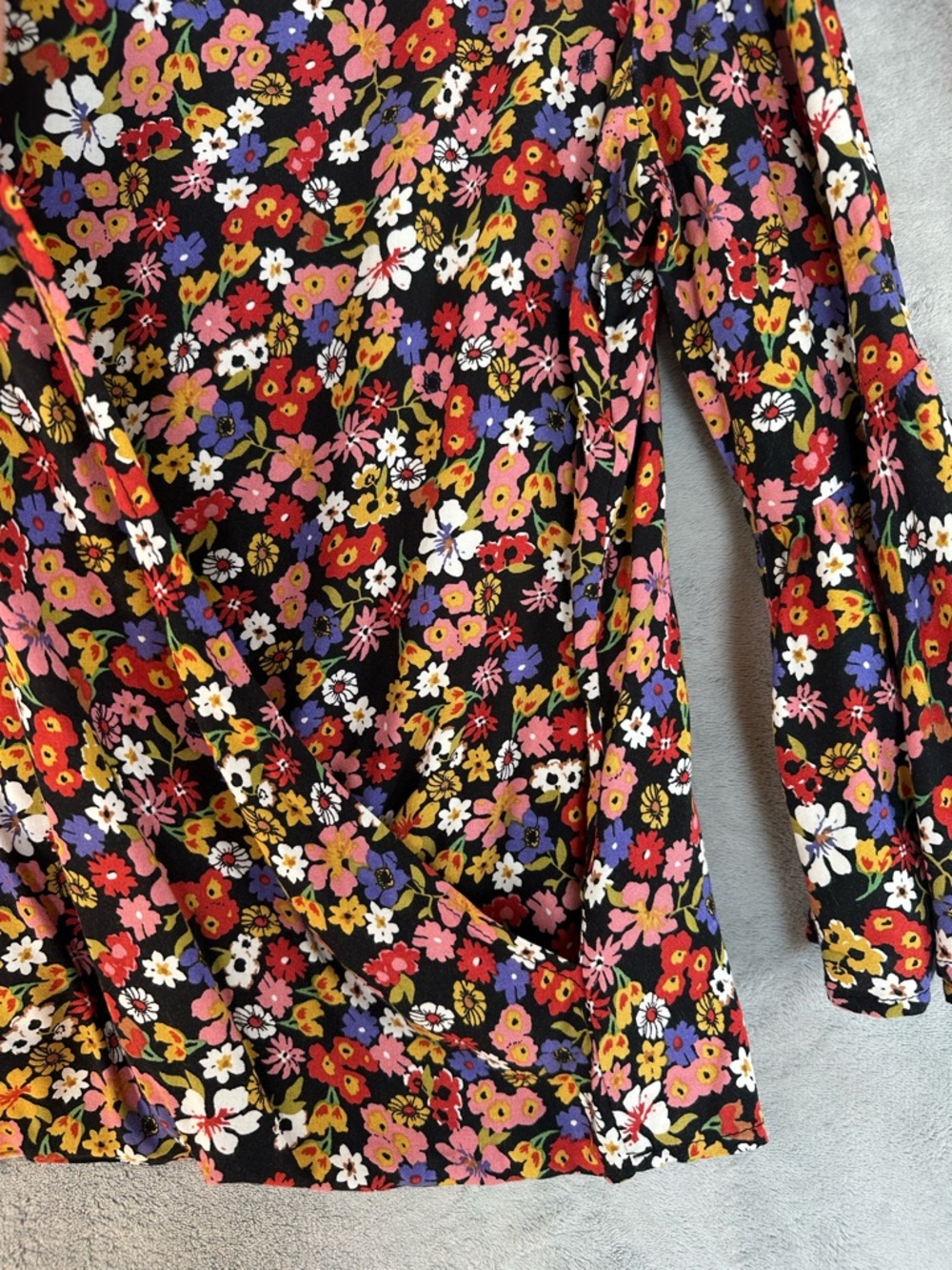 Ilanco Women's Floral Blouse Multicolor Wrap V Neck Size L Bell Sleeve Boho Top - Picture 5 of 11